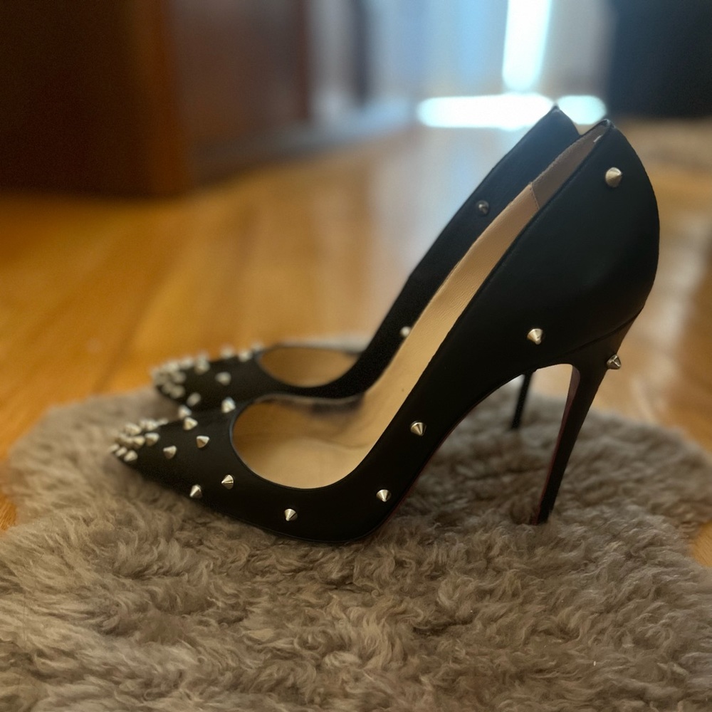 AUTHENTIC! Christian Louboutin Black Degraspike Spike Accents Pumps It 39-8.5.